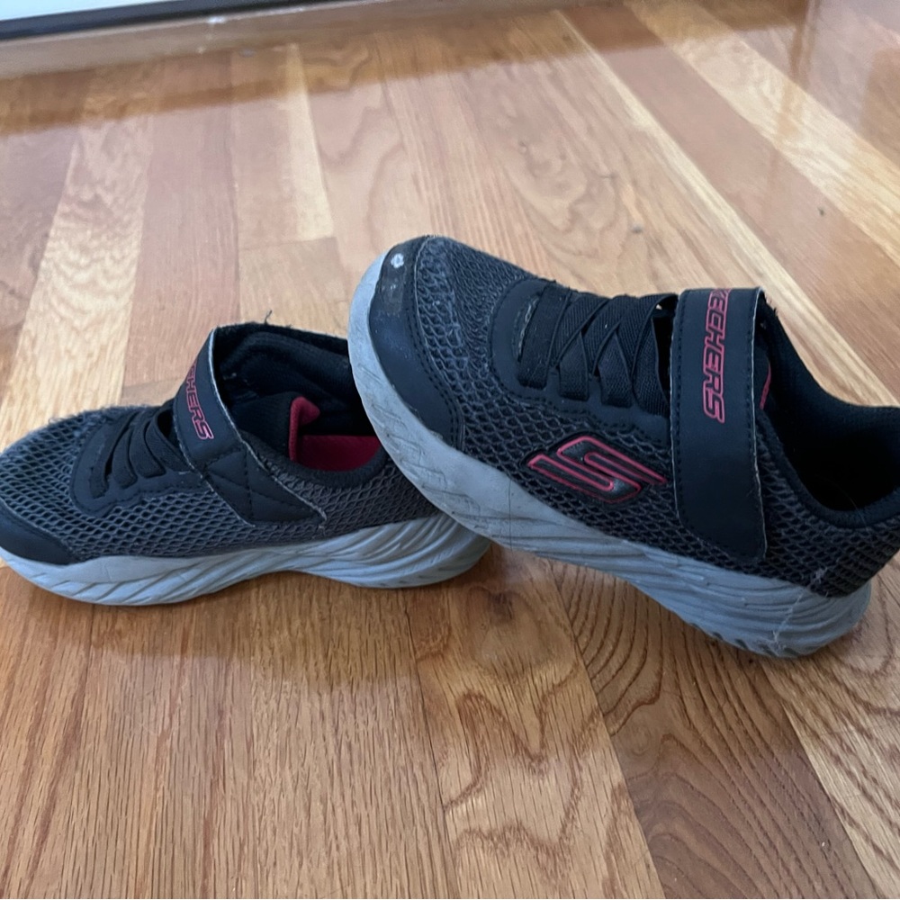 Skechers boys toddler shoes size 11